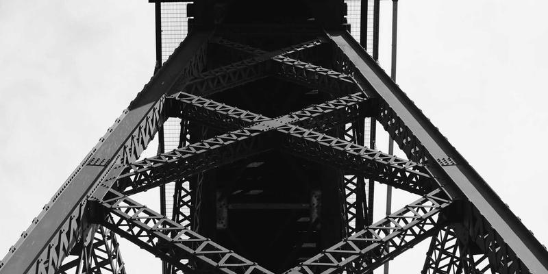 精油按摩调理脾胃虚寒：3种温补手法缓解手脚冰凉与食欲不振