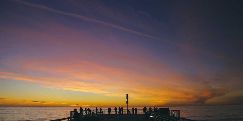 芳香指压：从膻中穴按摩到情绪精油选用，科学缓解轻度焦虑