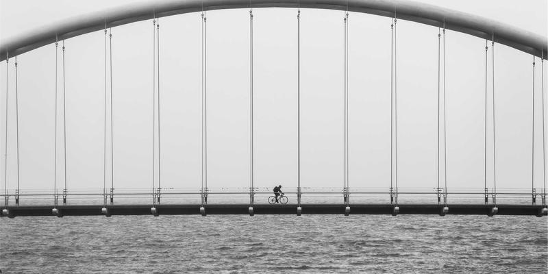 芳香指压教程:融合按摩理疗与自然精油的健康养生之道